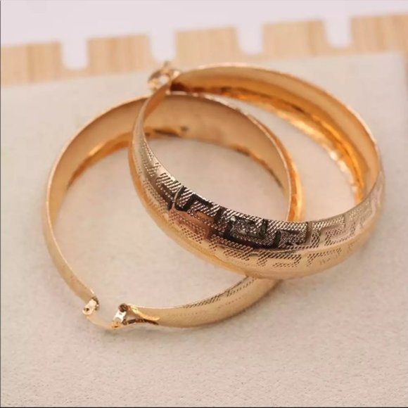 NEW Yellow Gold 2'' Textured Round Hoop Earrings - Picture 3 of 6
